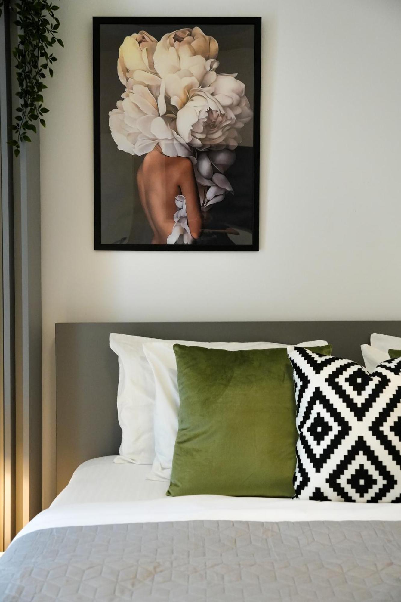 Ana - Cozy & Quiet Apt With Balcony & Garden View ブカレスト エクステリア 写真