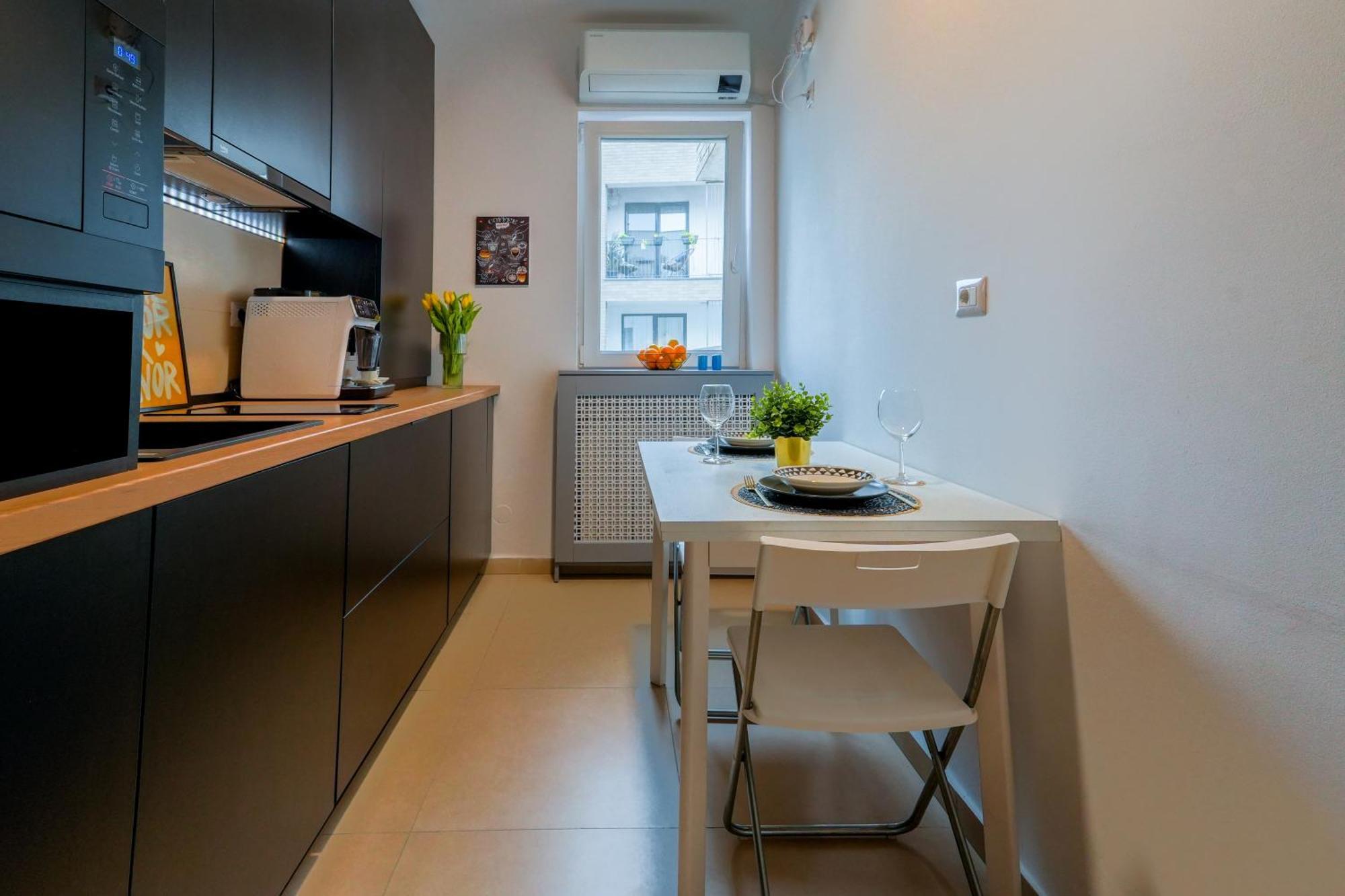 Ana - Cozy & Quiet Apt With Balcony & Garden View ブカレスト エクステリア 写真
