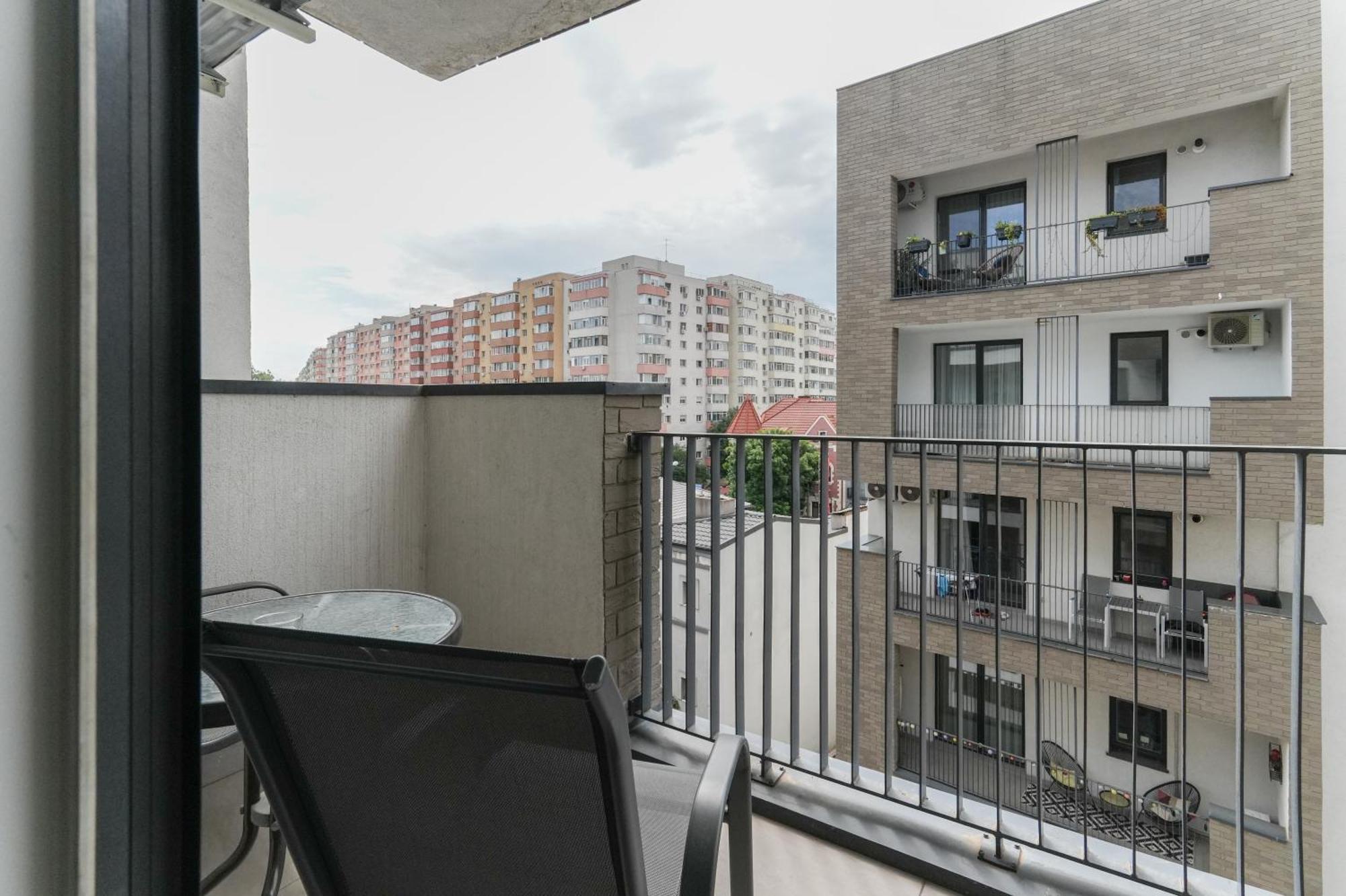 Ana - Cozy & Quiet Apt With Balcony & Garden View ブカレスト エクステリア 写真